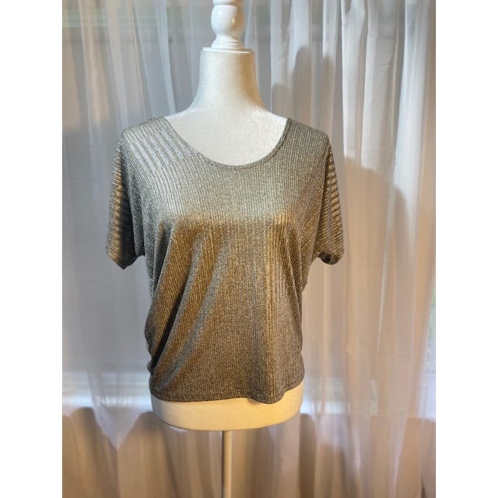 Kim & Cami‎ Size Small Gold Knit Top with Dolman Short Sleeves